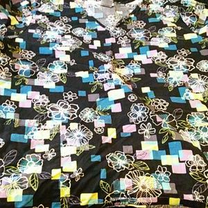 Flower scrub top